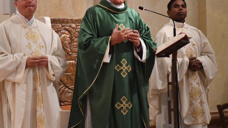 Don Maurizio e don Melchior presentati alla comunità di Norcia