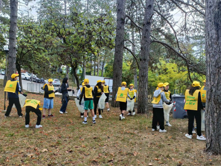 I giardini della città ripuliti dagli studenti del “De Gasperi – Battaglia”